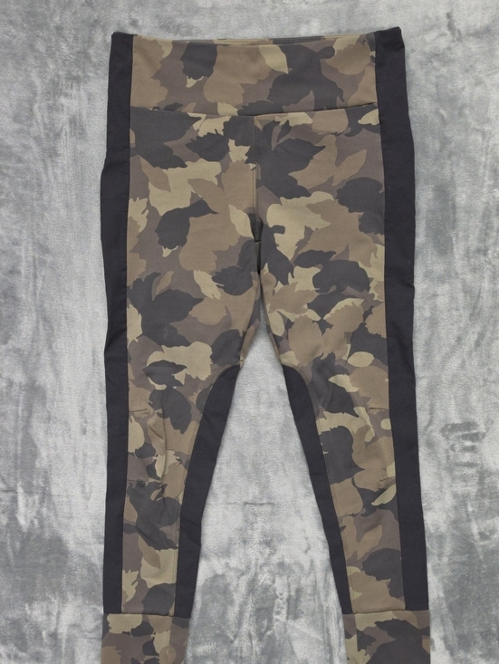 Athleta Olive and Brown Camo Leggings sz Large